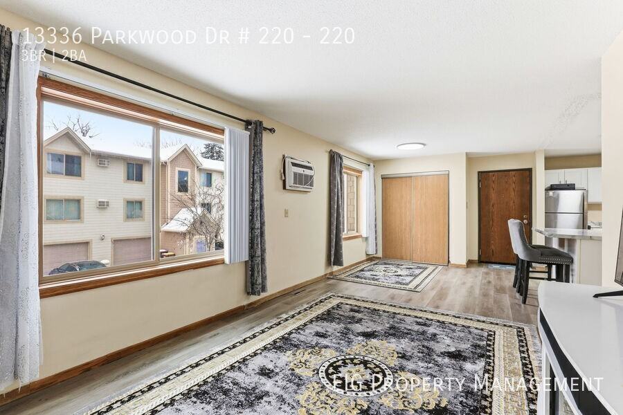 Parkwood Pond - Photo 2 of 29
