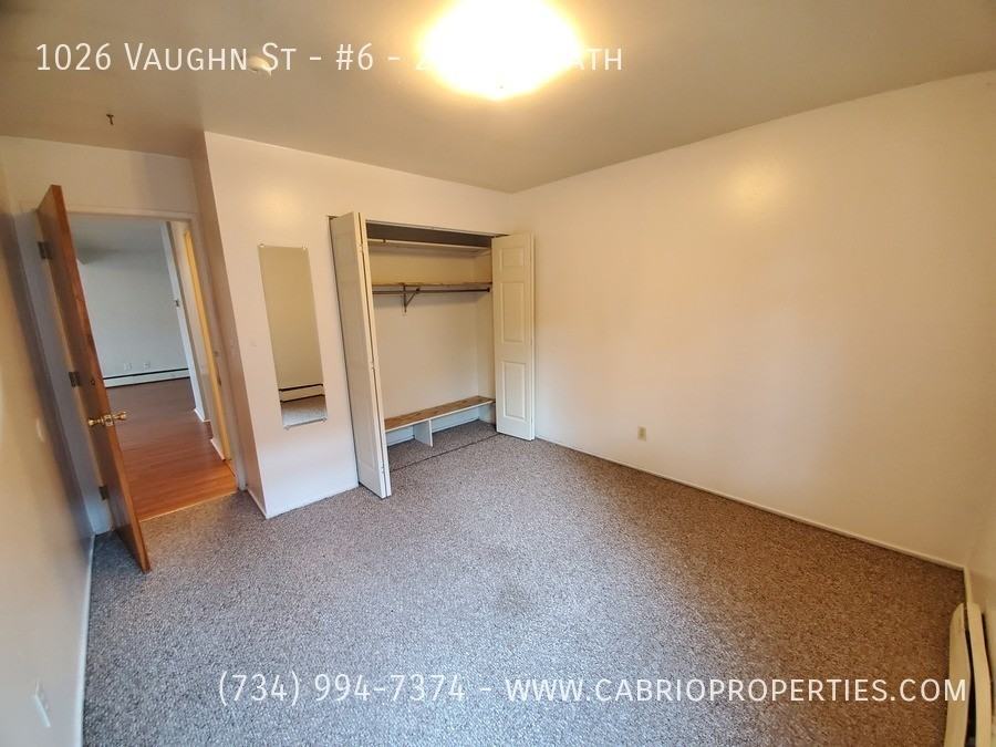 1026 Vaughn St - Photo 5 of 15