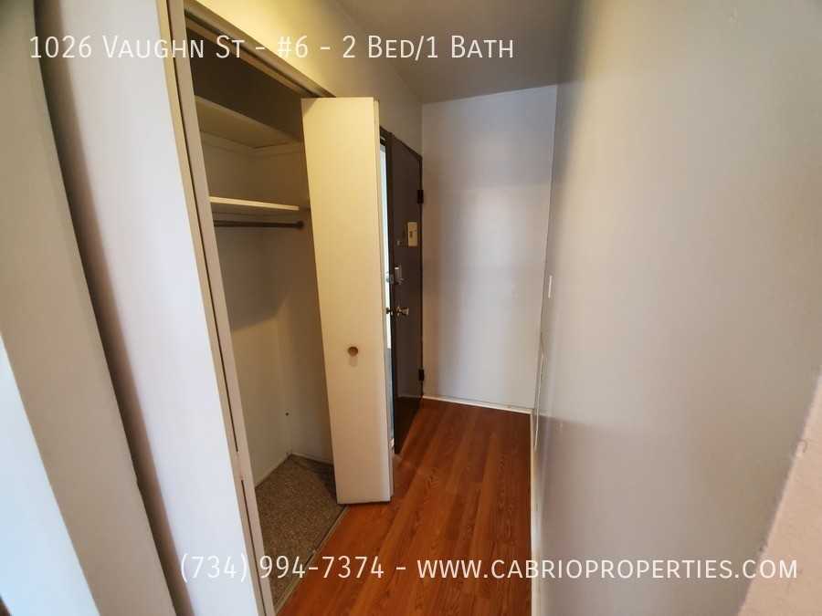 1026 Vaughn St - Photo 6 of 15