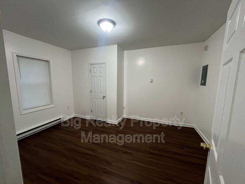 29 N Main St #2A - Photo 4 of 10