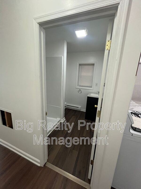 29 N Main St #2A - Photo 6 of 10