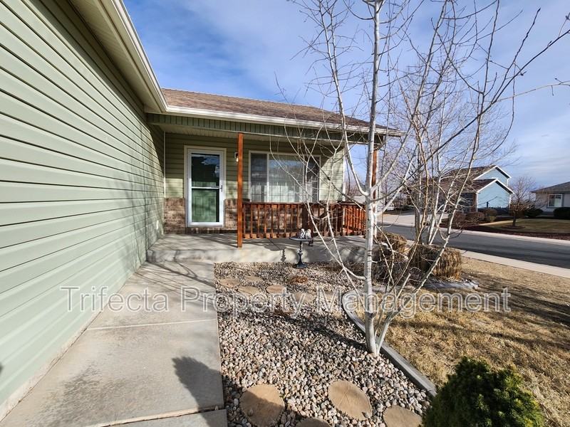 347 Buckeye Ave - Photo 3 of 25