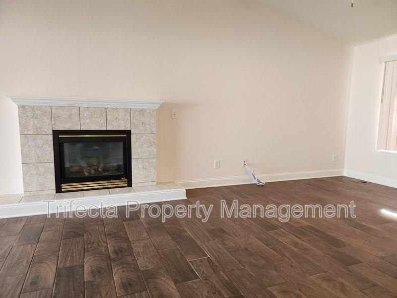 347 Buckeye Ave - Photo 4 of 25