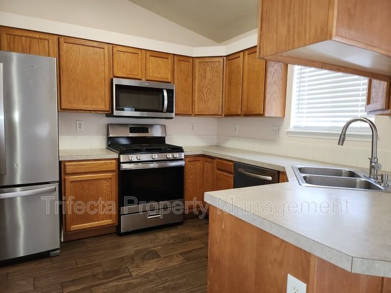 347 Buckeye Ave - Photo 5 of 25