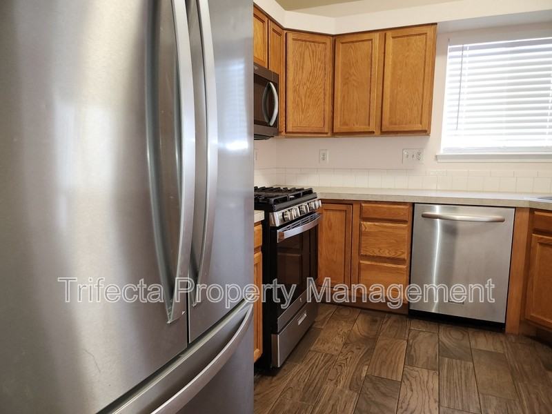 347 Buckeye Ave - Photo 6 of 25