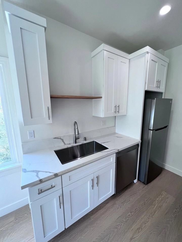 133 N Reno St - Photo 5 of 46