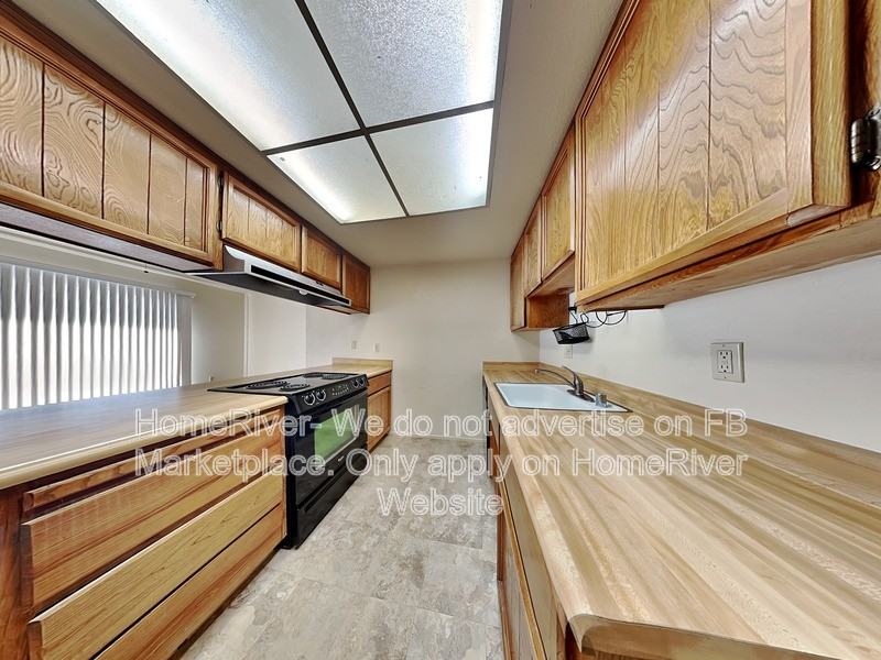 1740 Avondale Ave - Photo 4 of 24