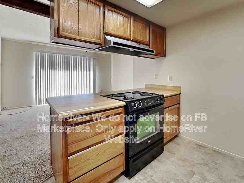 1740 Avondale Ave - Photo 6 of 24