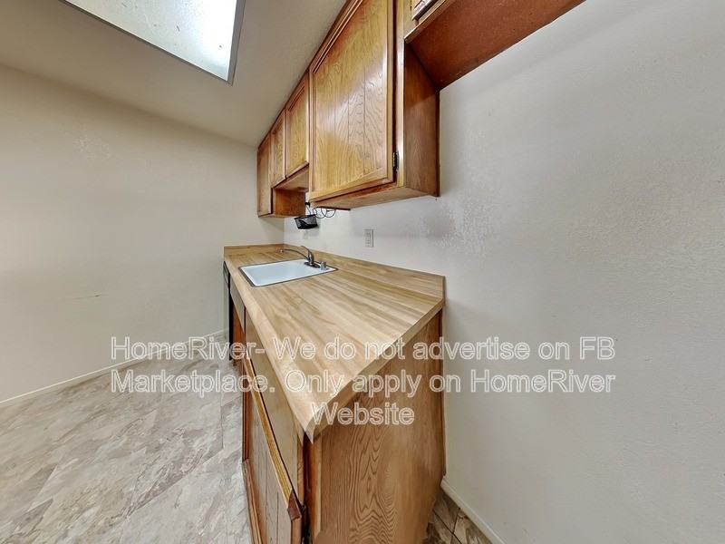 1740 Avondale Ave - Photo 7 of 24