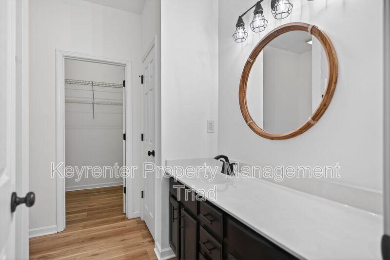 2 Blue Stone Ln - Photo 6 of 32