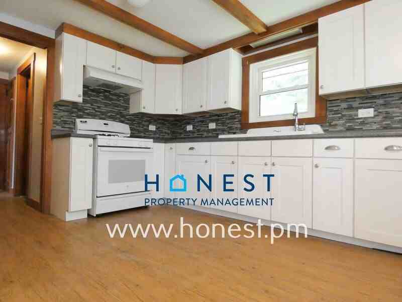 523 Memorial Dr - Photo 4 of 44