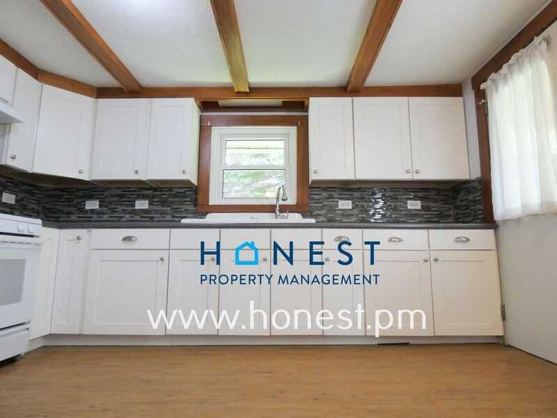 523 Memorial Dr - Photo 5 of 44