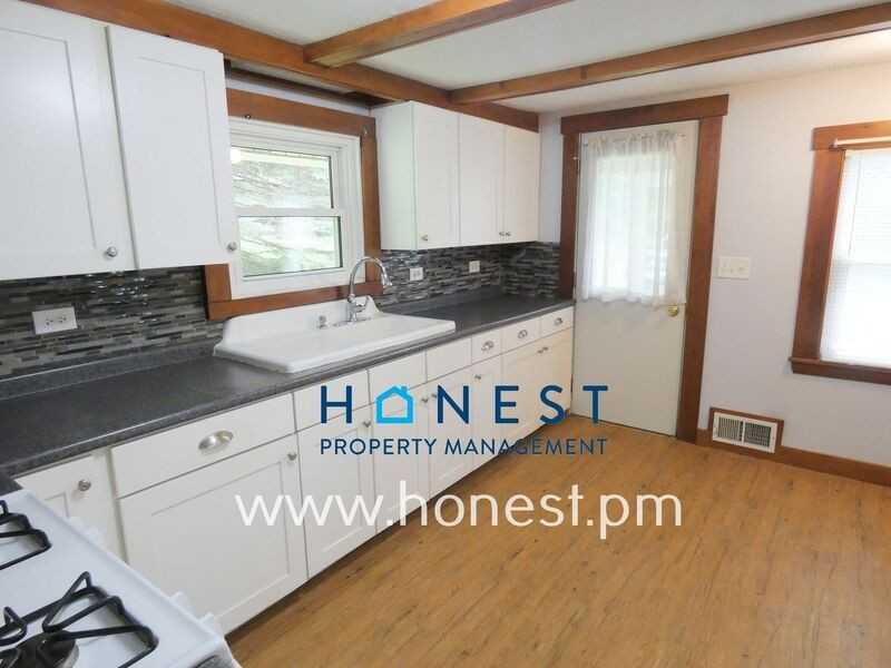 523 Memorial Dr - Photo 6 of 44