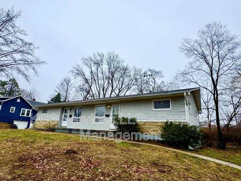 202 Nw 22nd St - Photo 2 of 12