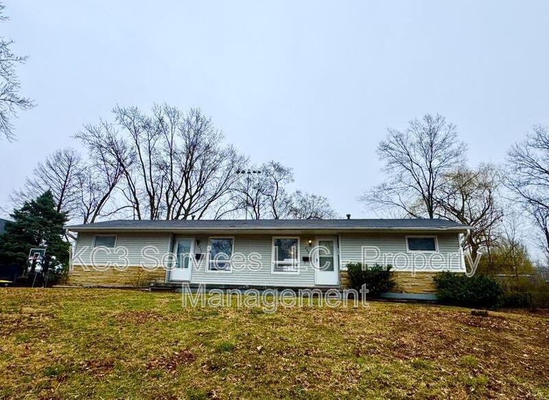 202 Nw 22nd St - Photo 3 of 12