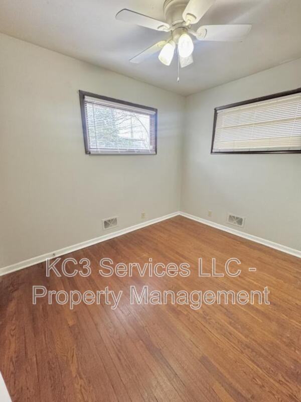 202 Nw 22nd St - Photo 7 of 12