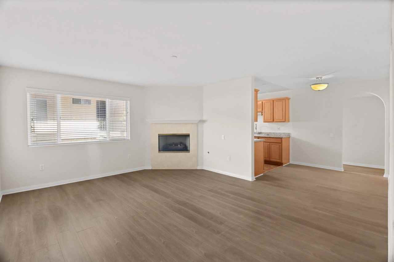 4262 Lindblade Drive, - Photo 4 of 50