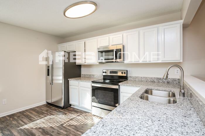 12 Middleton Ct - Photo 3 of 25