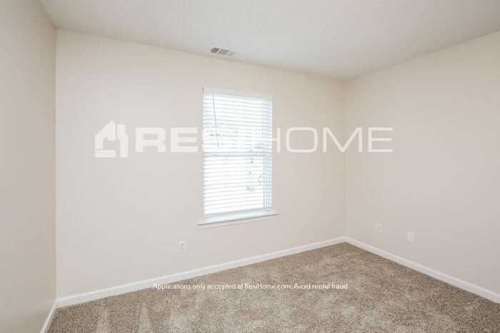 12 Middleton Ct - Photo 4 of 25