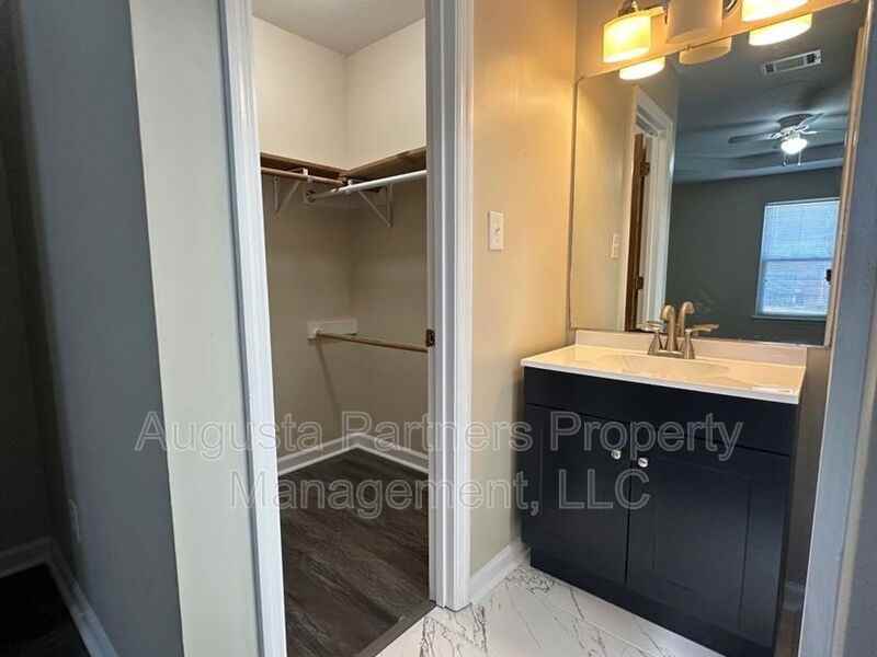 3520 Stafford St - Photo 7 of 26