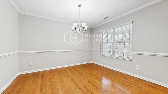 127 Chadford Pl - Photo 4 of 33