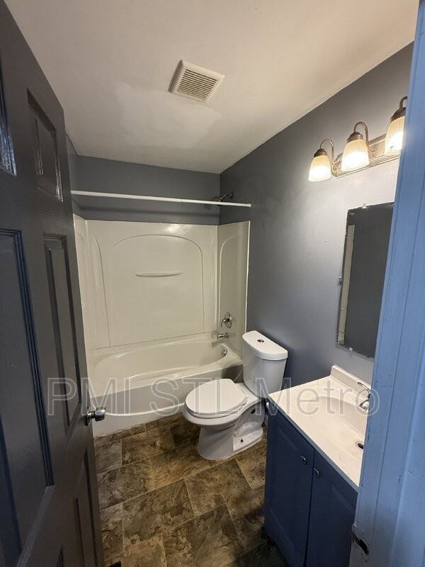 10365 Lord Dr - Photo 3 of 10