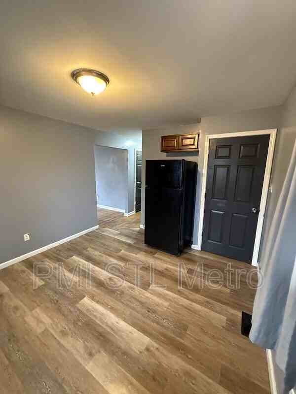 10365 Lord Dr - Photo 7 of 10