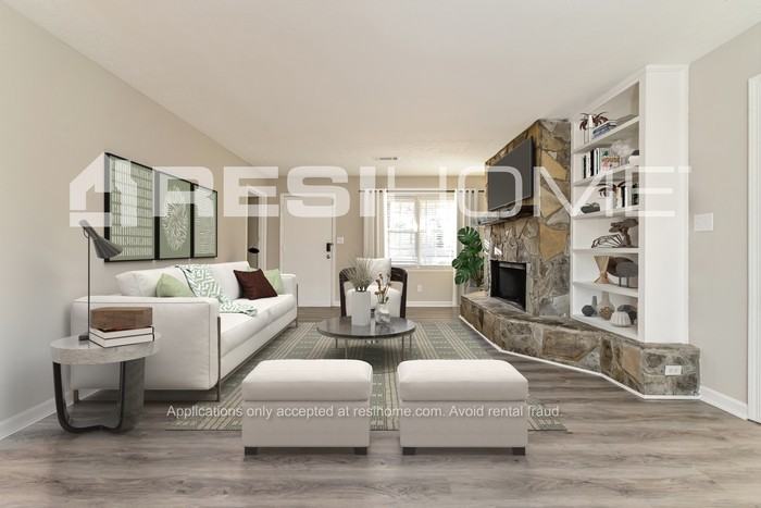 6478 Bobolink Ct - Photo 4 of 17