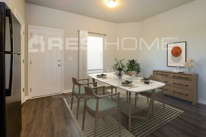 1060 Brookhaven Dr - Photo 3 of 17