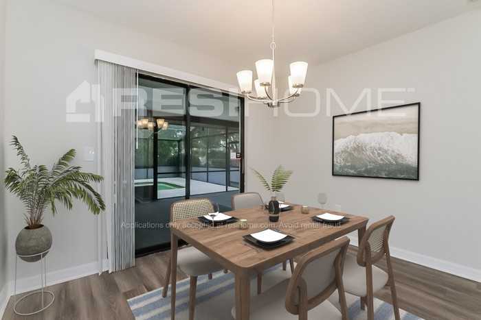 9049 Blackstone St - Photo 5 of 19