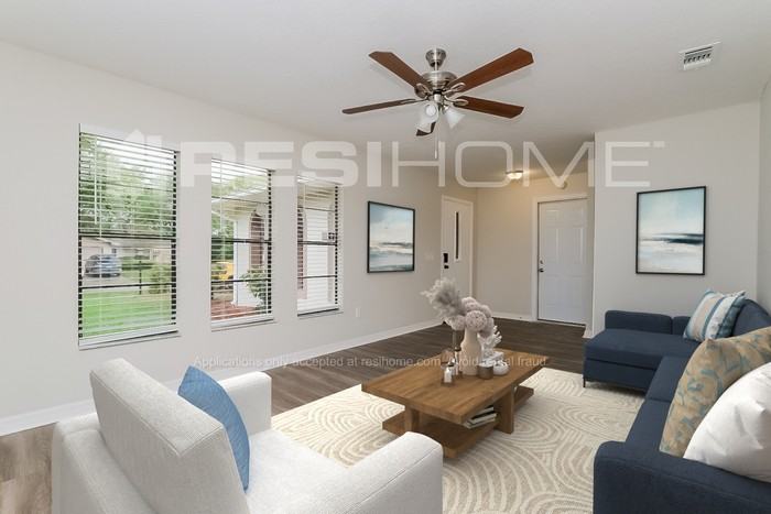 9049 Blackstone St - Photo 7 of 19