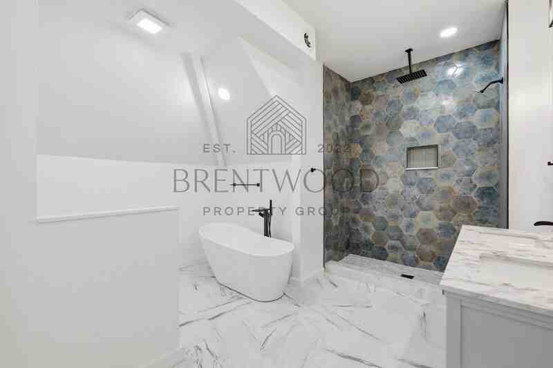 31 N State Ave - Photo 4 of 37