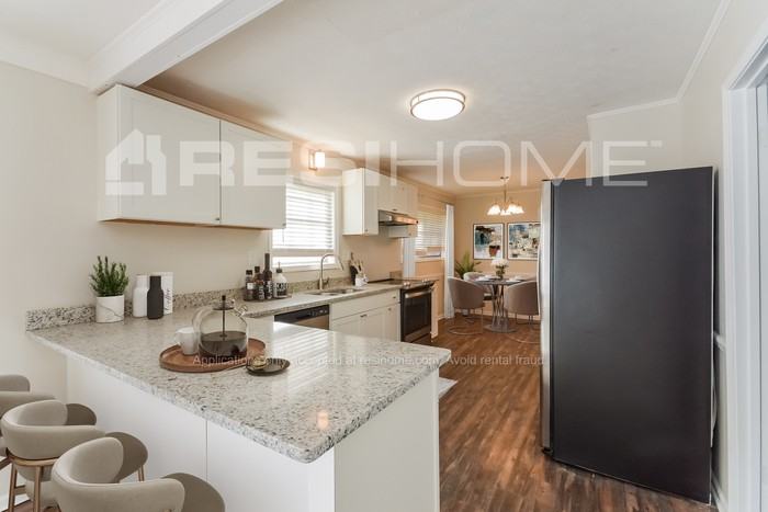 7432 Meadows Dr - Photo 7 of 21