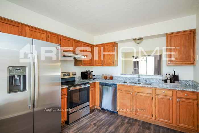 7474 Radiant Cir - Photo 2 of 18