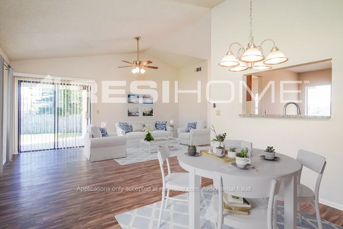 7474 Radiant Cir - Photo 4 of 18