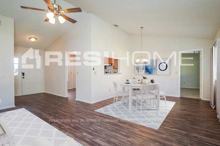 7474 Radiant Cir - Photo 5 of 18