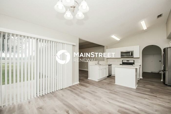 662 Brockton Dr - Photo 3 of 15