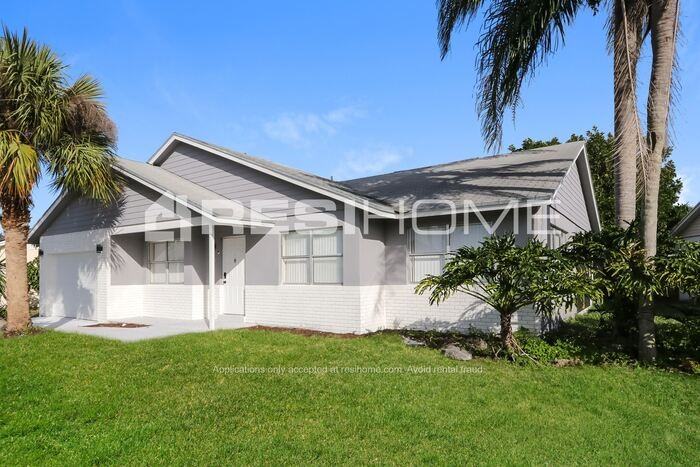 112 Raintree Trl - Photo 2 of 20