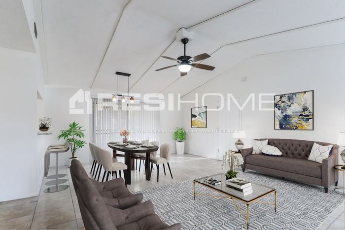 4641 Harding Ave - Photo 5 of 18