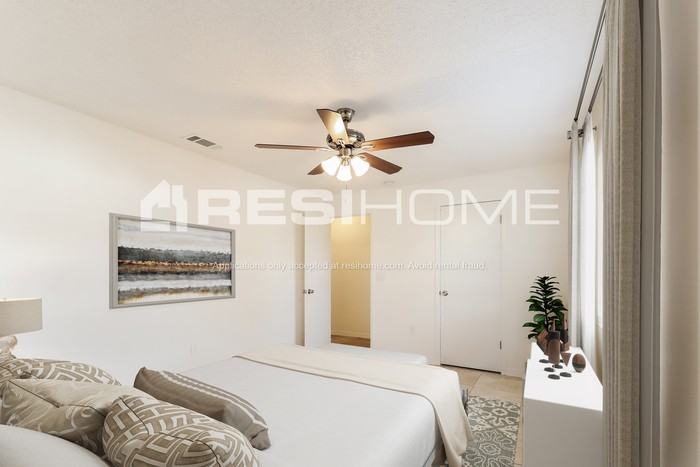 4641 Harding Ave - Photo 7 of 18