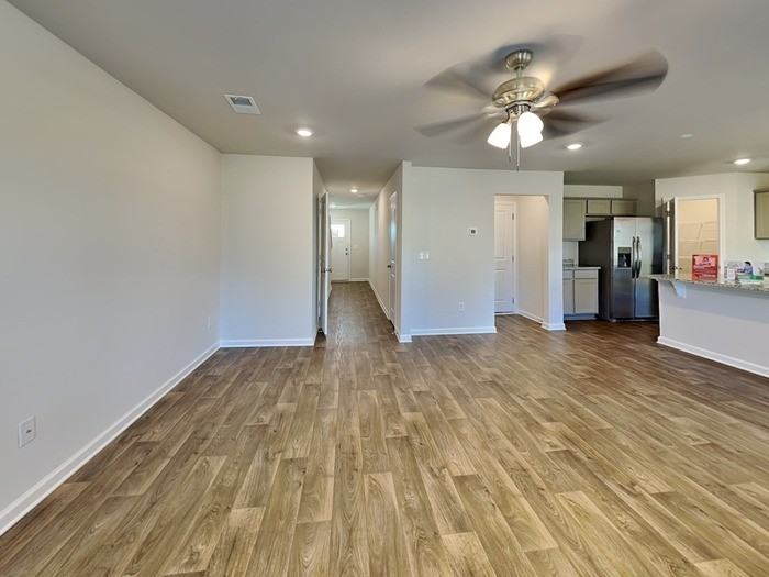 922 Citation St - Photo 6 of 24