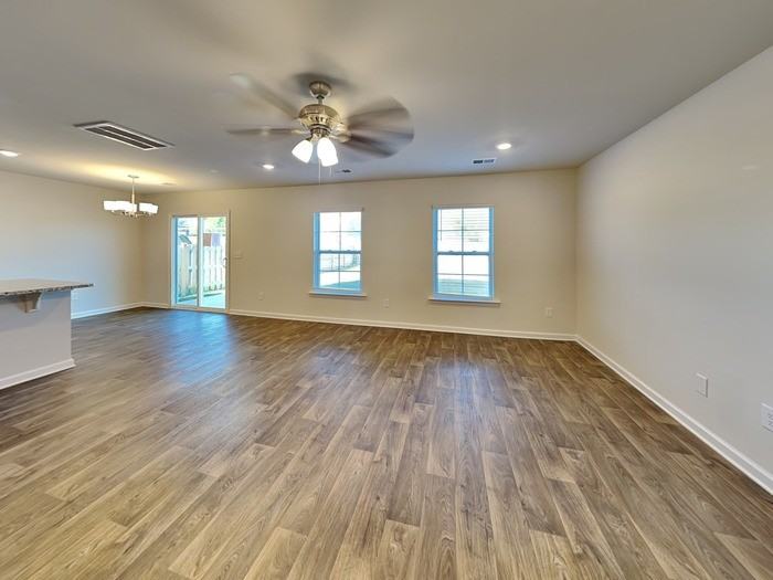 922 Citation St - Photo 7 of 24