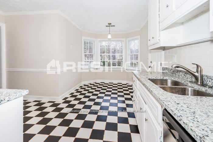 3706 Jolane Ter Se - Photo 3 of 20