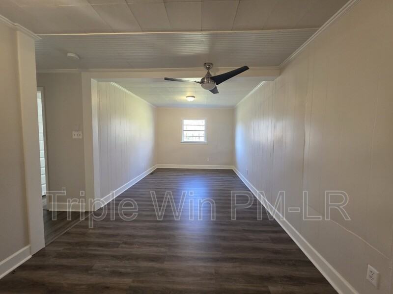 16 Hum Rd - Photo 3 of 31