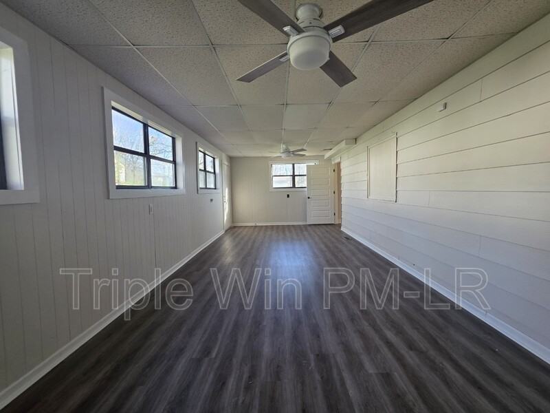 16 Hum Rd - Photo 6 of 31