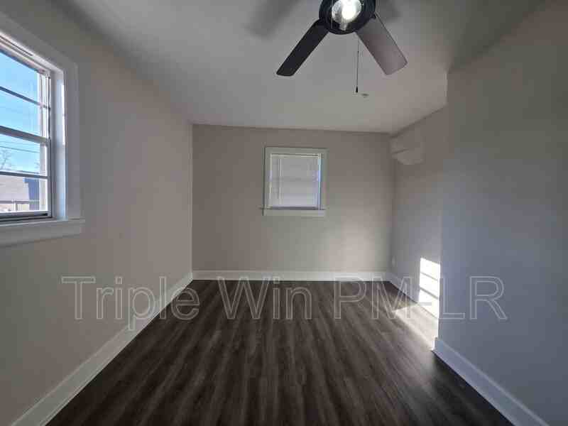 16 Hum Rd - Photo 7 of 31