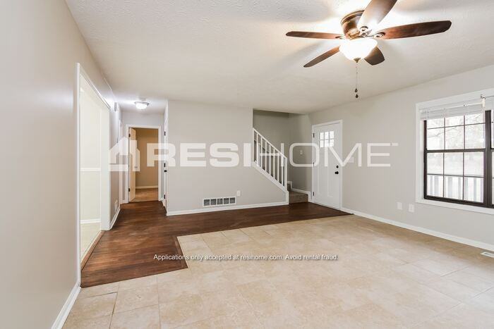 6060 Sutton Pl - Photo 5 of 21