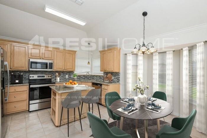 1410 Hyde Park Blvd - Photo 3 of 16