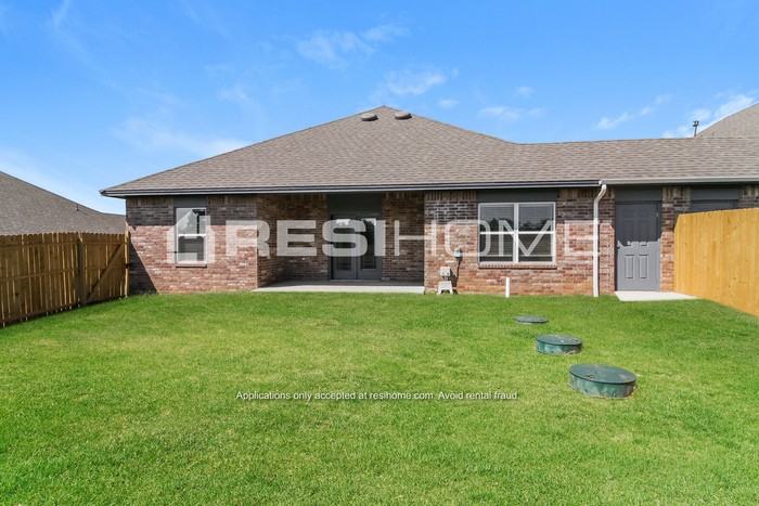 1210B Lakeview Dr #B - Photo 2 of 19