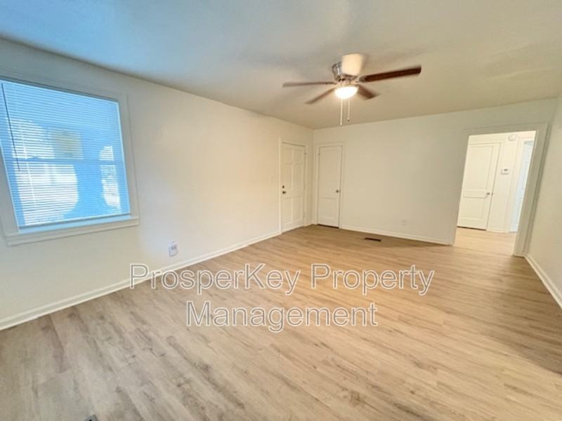 3640 Walton St - Photo 3 of 12